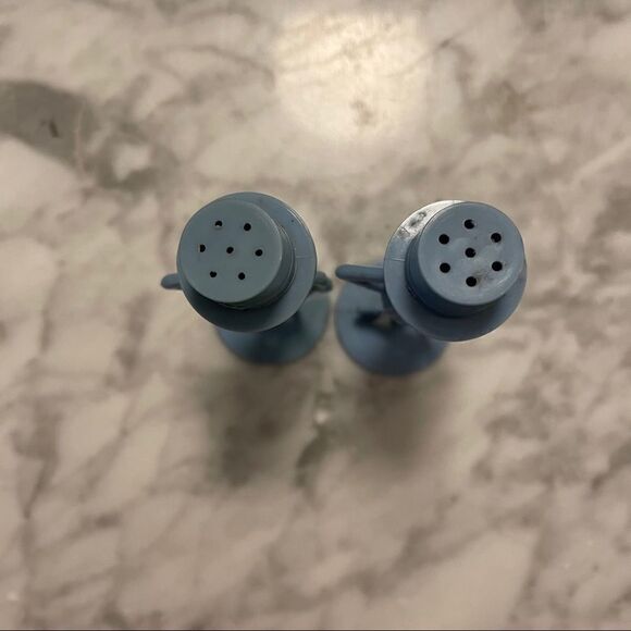 Vintage Mr. Peanut Salt and Pepper Shakers - Picture 4 of 5